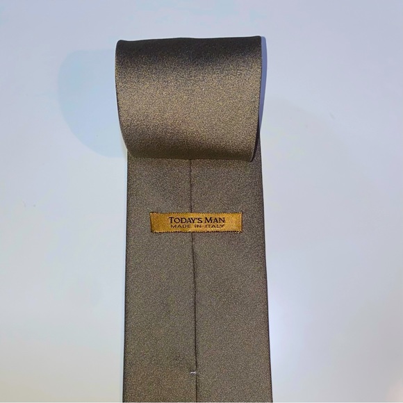 Vintage TODAY’S MAN Men’s Necktie Gold/Grey Solid Design Imported 100% Silk - Picture 2 of 4